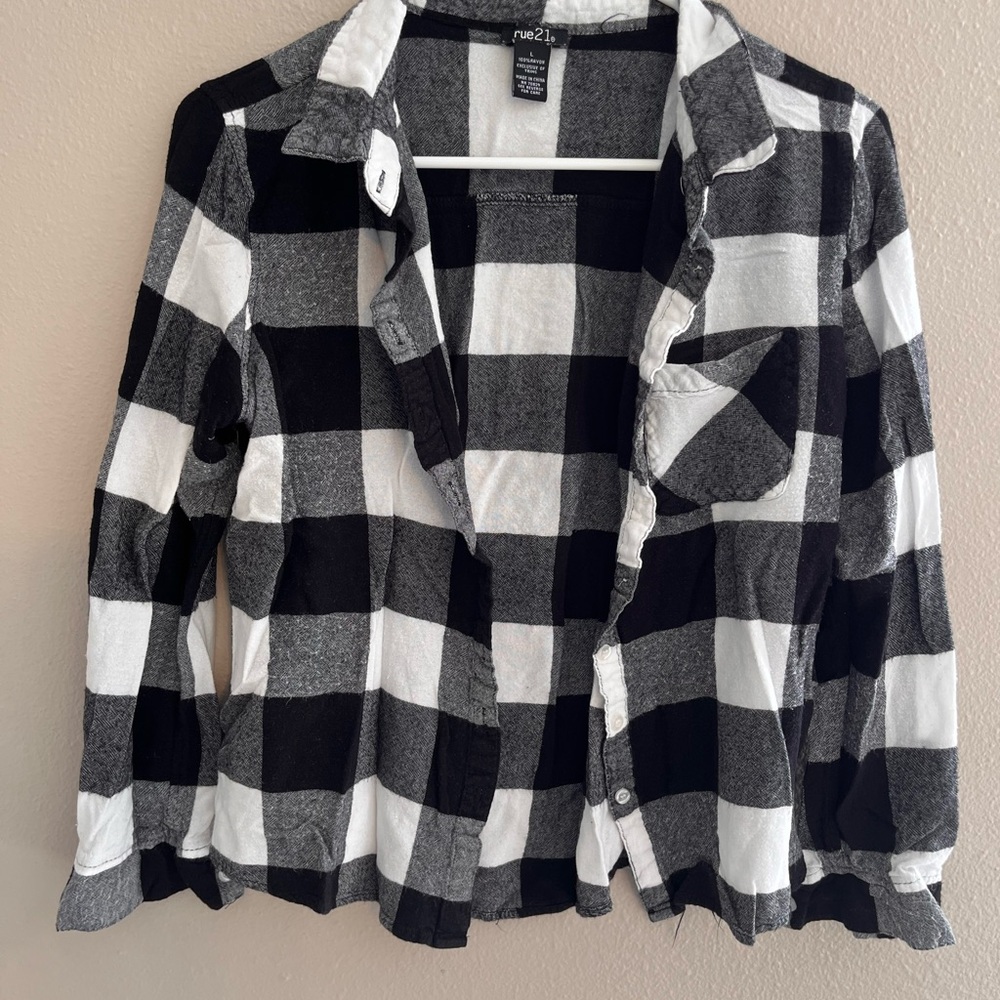 Rue21 Black and White Plaid Women's Shirt